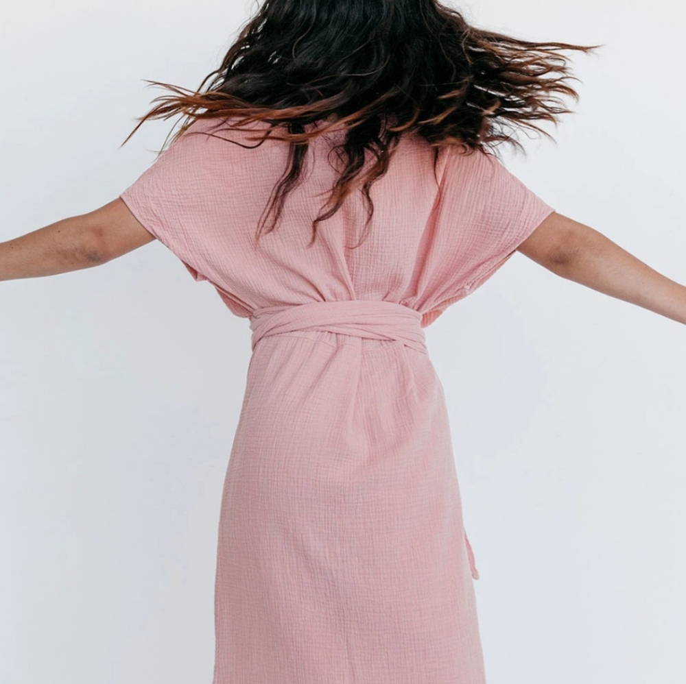 Shop Suunday The Dolman dress - Picture 2 of 4